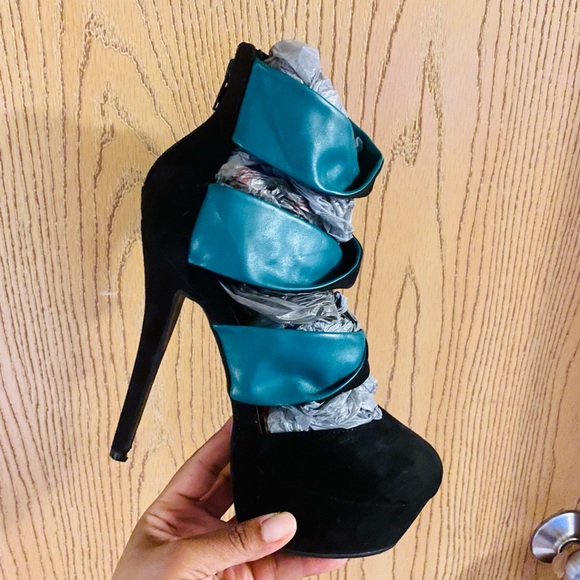 I Can’t decide heel - Picture 3 of 3